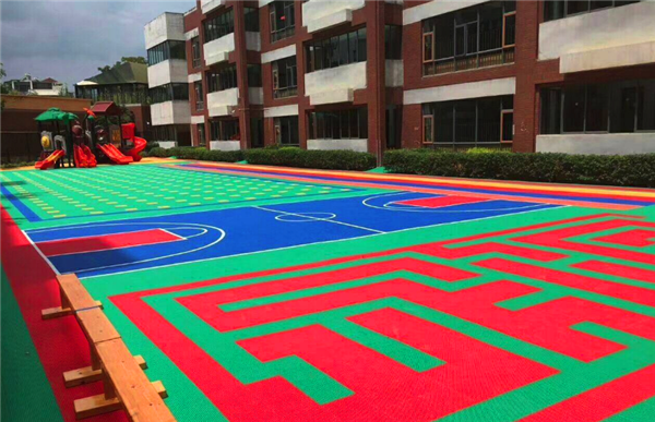 毒跑道事件頻發(fā)，仲達(dá)塑膠懸浮式地板受幼兒園熱捧