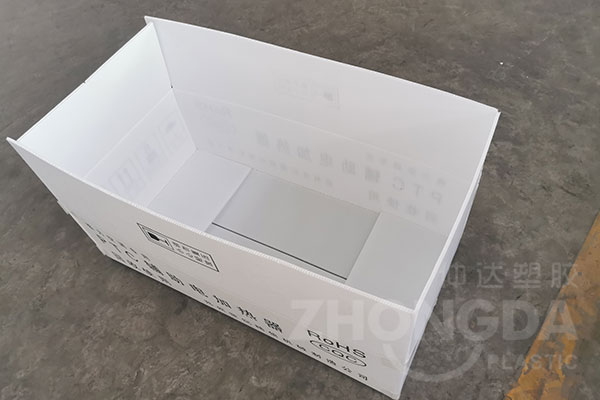 中空板箱價格與紙箱相比有優(yōu)勢嗎？